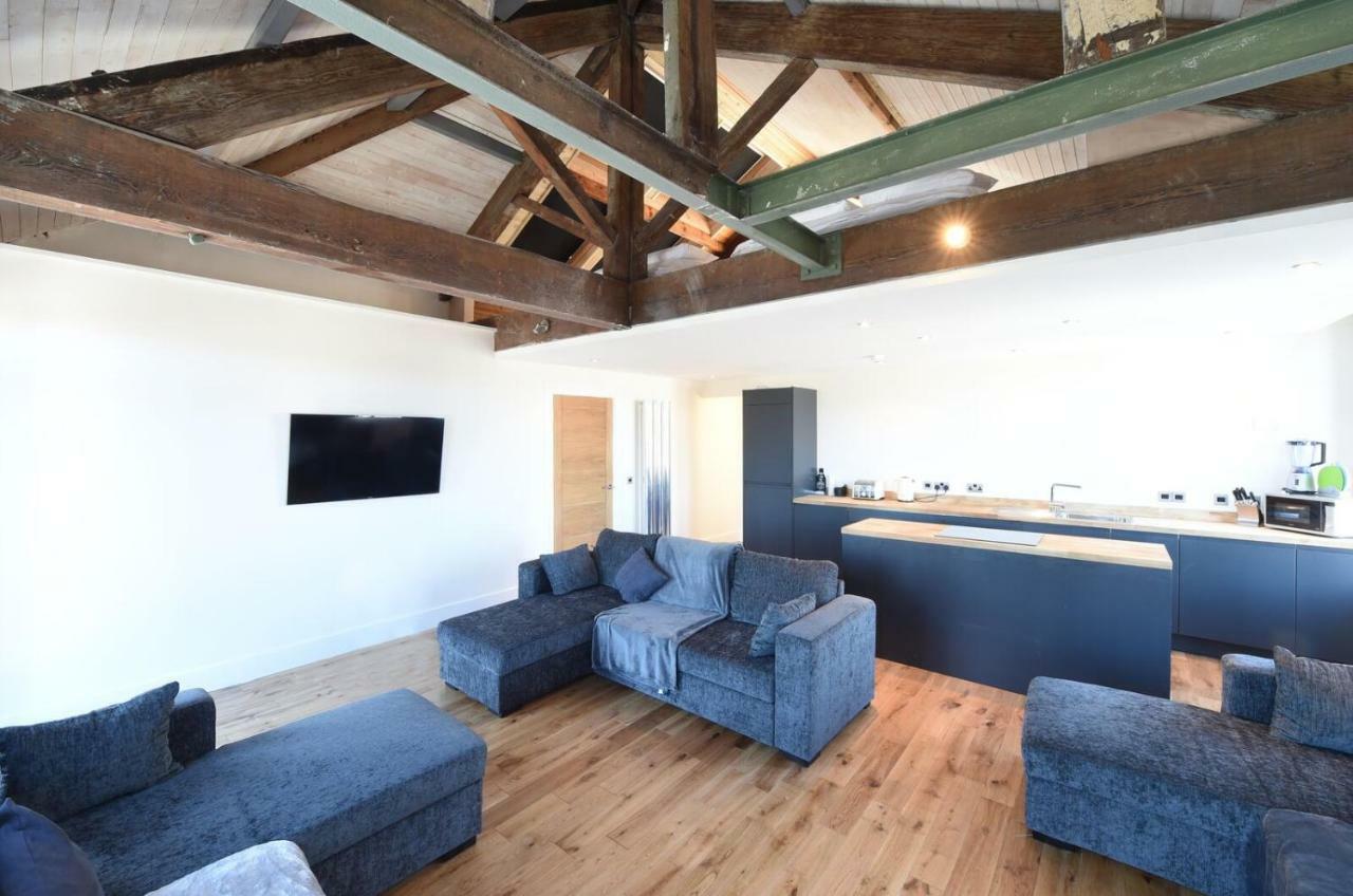 Stunning Penthouse Slps 20 Apartman Manchester Kültér fotó