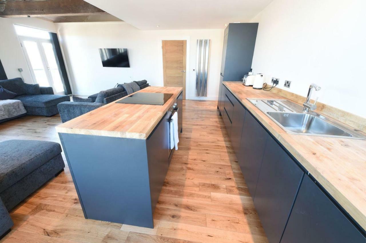 Stunning Penthouse Slps 20 Apartman Manchester Kültér fotó